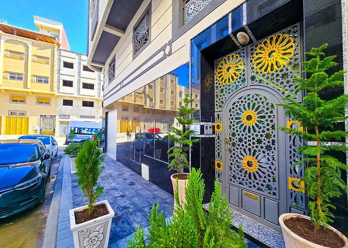 Elite Holiday Home - Luxury & Centric Flat