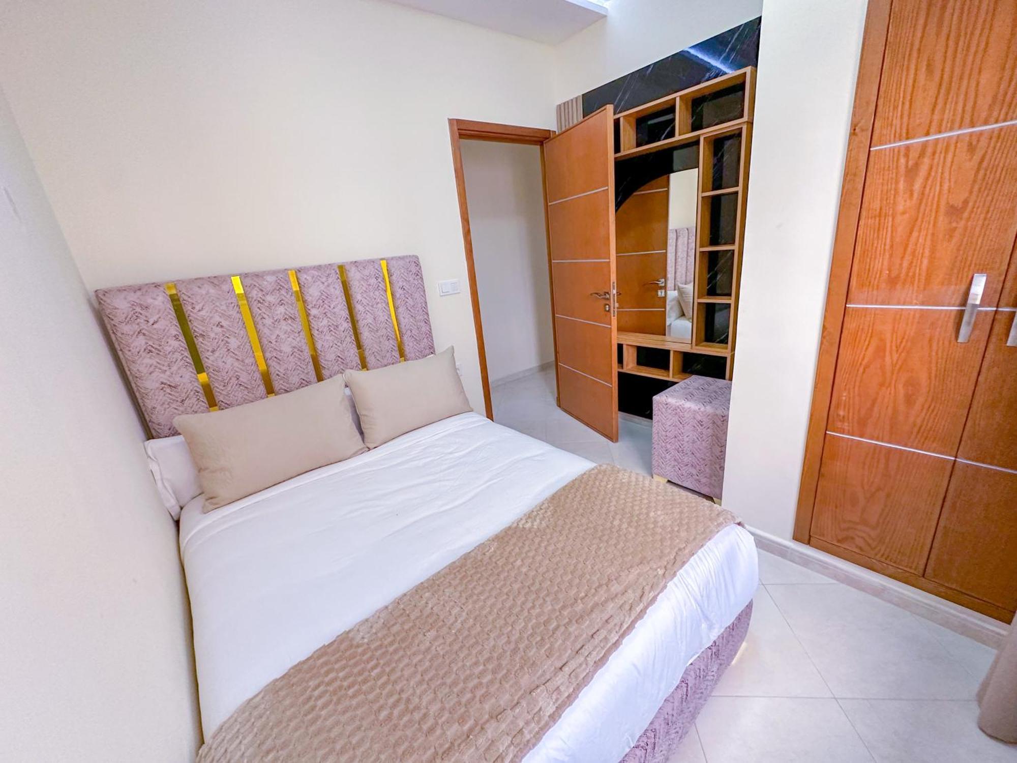 Elite - Luxury & Centric Flat