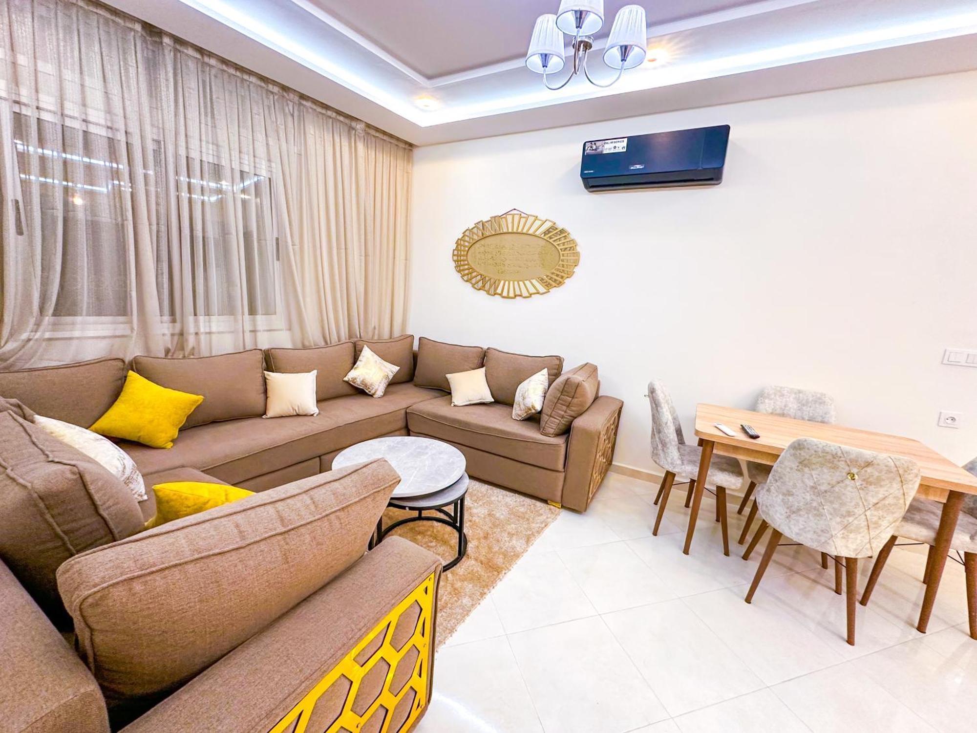 Elite - Luxury & Centric Flat *